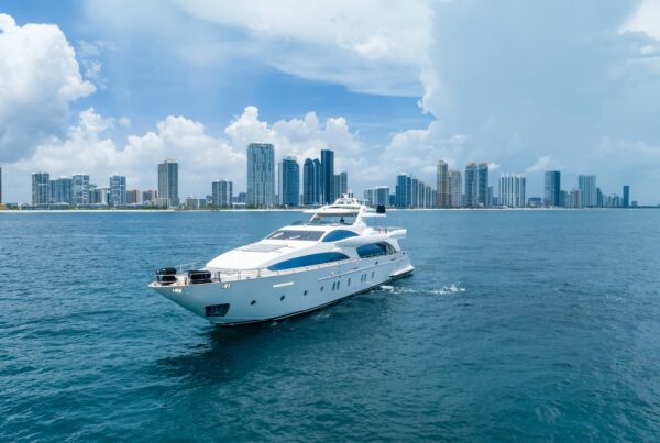 Prime Luxury Rentals - 116′ Azimut + Water Toys + Jetski 1Hr