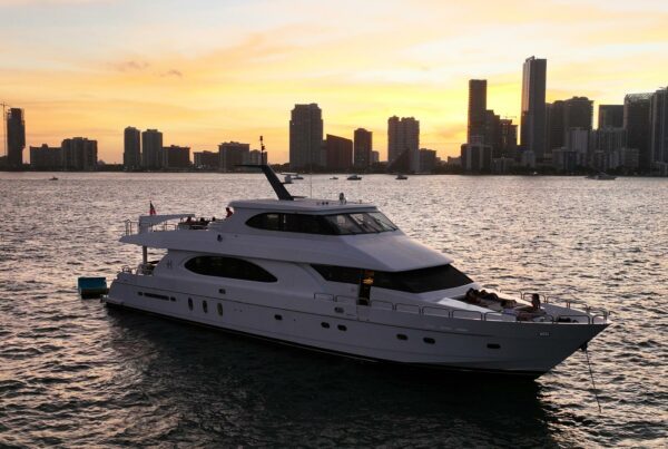 Prime Luxury Rentals - 98′ Hargrave + Jetski + Water Toys